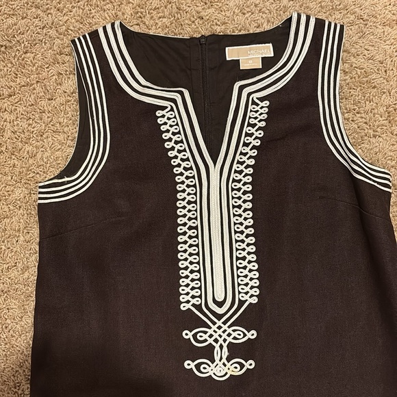 Michael Kors Brown linen dress with white piping - Picture 2 of 7